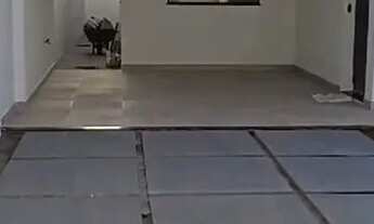 Imagem 2: Linda Casa com Piscina, 3 Quartos e Garagem para 2 Carros - Oportunidade Imperdível!