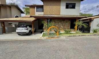 Imagem: Casa maravilhosa de porteira fechada na