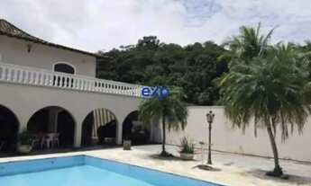 Imagem: Luxuosa Casa de 5 Quartos com Piscina a