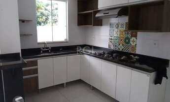 Imagem 2: Casa linda com vista para o Rio com 3 pavimentos com duas suíte