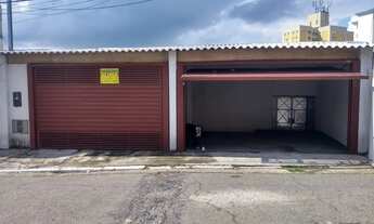 Imagem: Terreno de 300 metros quadrados, 150 de