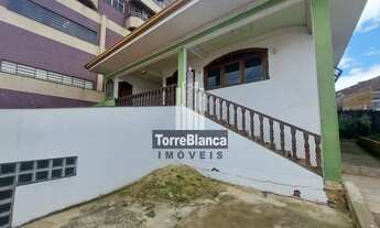 Imagem 2: Locação - Casa com 3 quartos (sendo 1 suíte), 2 vagas, Churrasqueira, Quintal Amplo, Centr