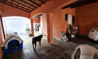 Imagem 3: Casa com 03 Quartos com Quintal, Piscina e Churrasqueira!