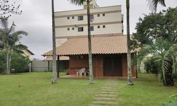 Imagem 4: Casa em Canto Grande a 120 metros do mar, com ampla área externa, para 10 pessoas