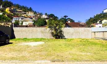 Imagem: Terreno plano em condomínio de alto padrão