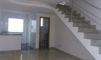 Imagem: Casa geminada independente de esquina, em