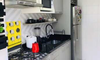 Imagem 3: Apartamento 2 dormitórios, cozinha com armários planejados, banheiro com box de vidro