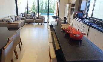 Imagem: Vendo casa térrea, 245,00m², 3 suítes