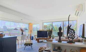 Imagem 1: Apartamento com 2 dormitórios, sendo 1 suíte, sala 2 ambientes, varanda, 2 vagas, à venda