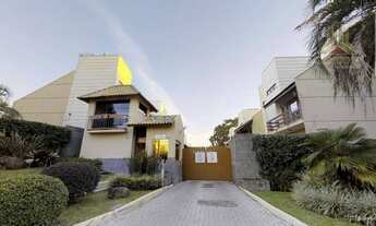 Imagem 3: Vendo casa, estilo sobrado, quatro dormitórios, duas vagas, imedições UFRGS da Agronomia e