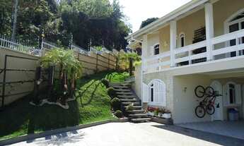 Imagem 2: Belo sobrado luxuoso com 4 dormitórios à venda, 375 m² no Centro em São Francisco do Sul/S