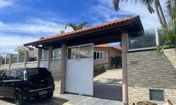 Imagem 2: Casa dos sonhos com piscina, área Gourmet com churrasqueira e ampla área externa  para Ven