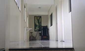 Imagem 4: Vendo Excelente Casa de Três Pavimentos. Bairro: Central