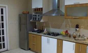 Imagem 2: Casa de condomínio para venda possui 300 metros quadrados com 3 quartos