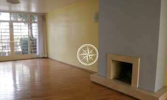 Imagem 2: Sobrado Ensolarado de Esquina com Guarita de Segurança na frente