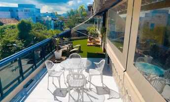 Imagem 2: Excelente cobertura única linear com 435 m2, revê reformada em ótima rua do Recreio