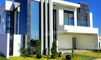 Imagem: Casa estilo sobrado de alto padrão com