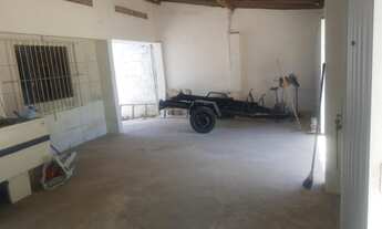 Imagem 2: Casa para venda com 200 metros quadrados com 2 quartos