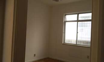 Imagem 4: 2 Quartos com dependências e garagem pertinho do Tijuca Tênis Club