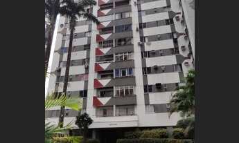 Imagem: Imóvel amplo, em frente a praça do Imbuí