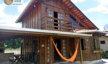 Imagem 3: MADEIRA NOBRE*LINDO SOBRADO DE MADEIRA DE LEI, COM QUINTAL E 3 DORMITÓRIOS. NO UBATUBA