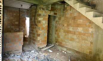 Imagem: Lote c/ 76 m2 c/ casa inacabada no Bairro