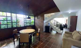 Imagem 7: Casa para aluguel e venda tem 238 metros quadrados com 4 quartos