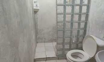 Imagem 4: Aluga-se kitnet quarto grande junto com cozinha, banheiro e área de serviço