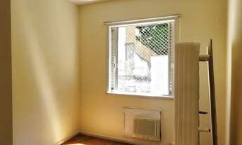 Imagem 6: CRECI J2643 - Aconchegante e bem localizado 3 qtos, com 110m2, silencioso, de fundos, clar