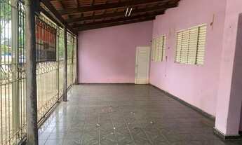 Imagem 6: Casa para venda possui 248 metros quadrados com 3 quartos em Setor Castelo Branco - Goiâni