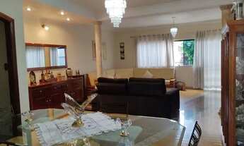 Imagem 4: Linda Casa á venda com 358 metros quadrados com 5 quartos