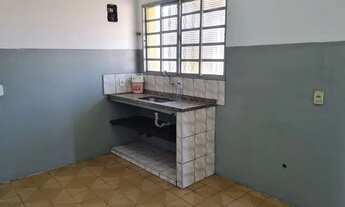 Imagem 4: Alugo casa de fundos de 2 cômodos com garagem perto da escola Melissa