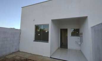 Imagem 3: Casa 2/4 na Mangabeira - Amplo Quintal e Localização Privilegiada por R$ 190 mil