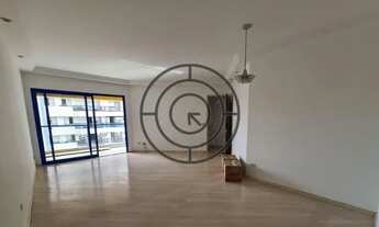 Imagem 2: Amplo apartamento em prédio com ótimo lazer!