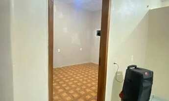 Imagem 2: Aluga-se casa, 1 quarto, sala, cozinha e um banheiro