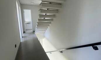 Imagem 7: Sobrado de esquina com amplo quintal bairro alto Curitiba