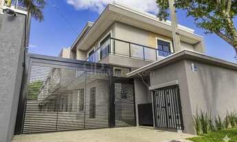 Imagem: Sobrados prontos para morar, não Geminados