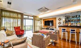 Imagem 2: Lindo apartamento com varandão em rua tranquila nas Laranjeiras