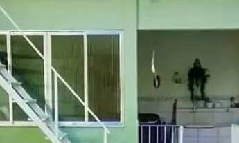 Imagem: Excelente casa 03 qtos 04 vgs de garagem