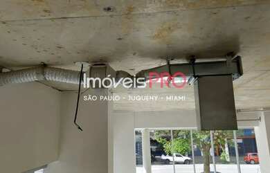 Imagem 6: Loja totalmente revestida em vidro