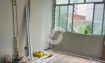 Imagem 5: No coração de Icaraí, este apartamento de 2 quartos totalmente modernizado