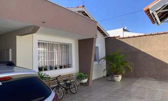 Imagem: Lindo sobrado próximo ao centro