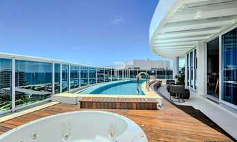 Imagem: Cobertura decorada e equipada na Praia Brava