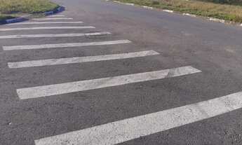 Imagem 3: Lote/Terreno de esquina ótimo para comércio para venda possui 294 m²-Jdim Graziella-Mogi d