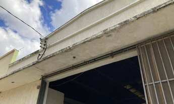 Imagem 2: Galpão/Depósito/Armazém para venda tem 734 metros quadrados