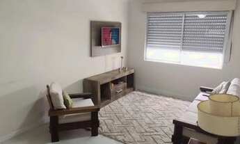 Imagem 2: Ótimo apartamento, amplo, com sacada de frente para a avenida