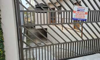 Imagem 4: Alugo apartamento térreo de 4 cômodos no Burck com garagem