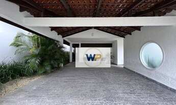 Imagem 3: Casa Mobiliada com 3 Suítes para Locação Anual no Bairro Ariribá em Balneário Camboriú/SC