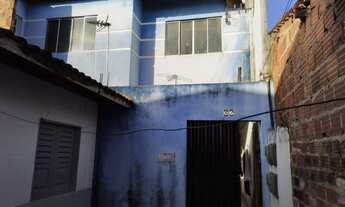 Imagem: Casa com 8 dormitórios à venda, 220 m²