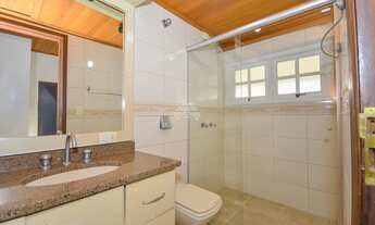 Imagem 6: Casa para venda possui 420 metros quadrados com 3 quartos em Bacacheri - Curitiba - PR